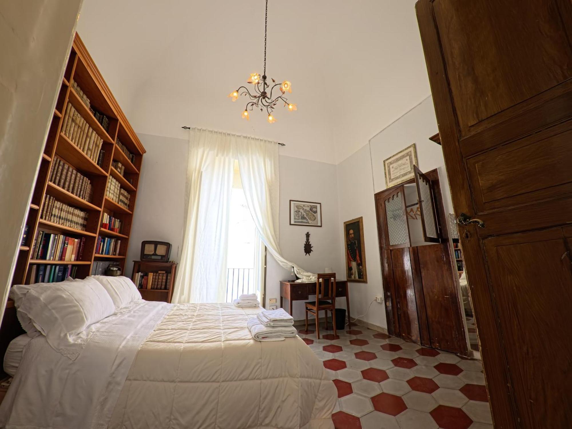 Palazzo Framarino Dei Malatesta - Noble Floor - XIV Century Giovinazzo Exteriér fotografie