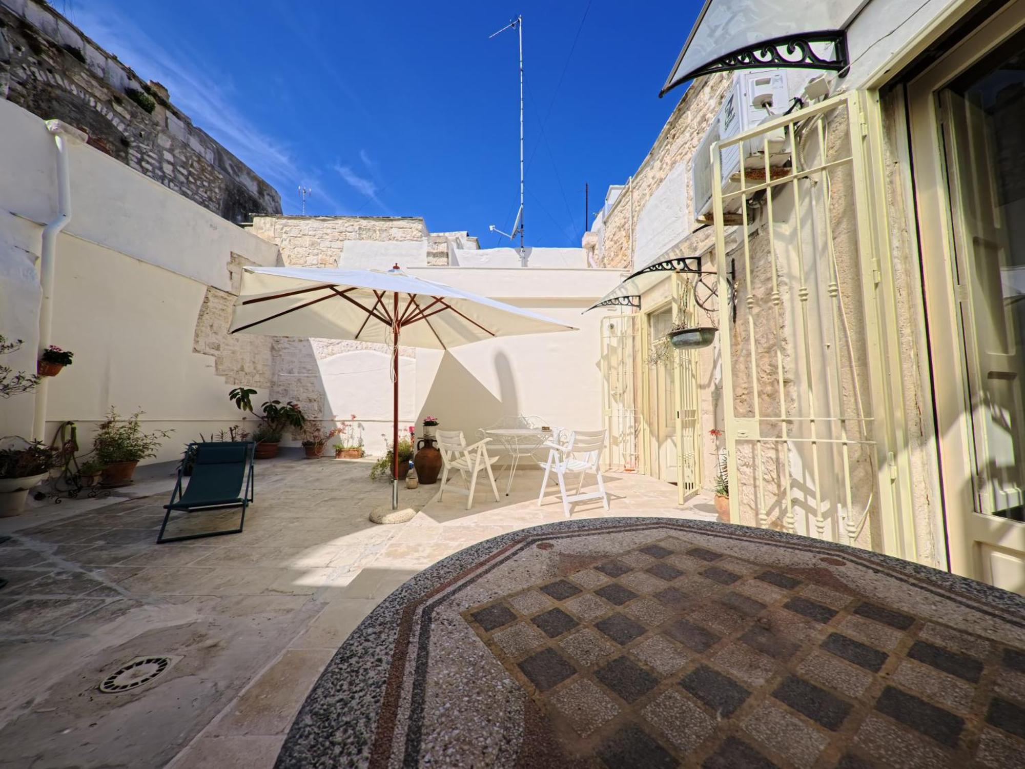 Palazzo Framarino Dei Malatesta - Noble Floor - XIV Century Giovinazzo Exteriér fotografie