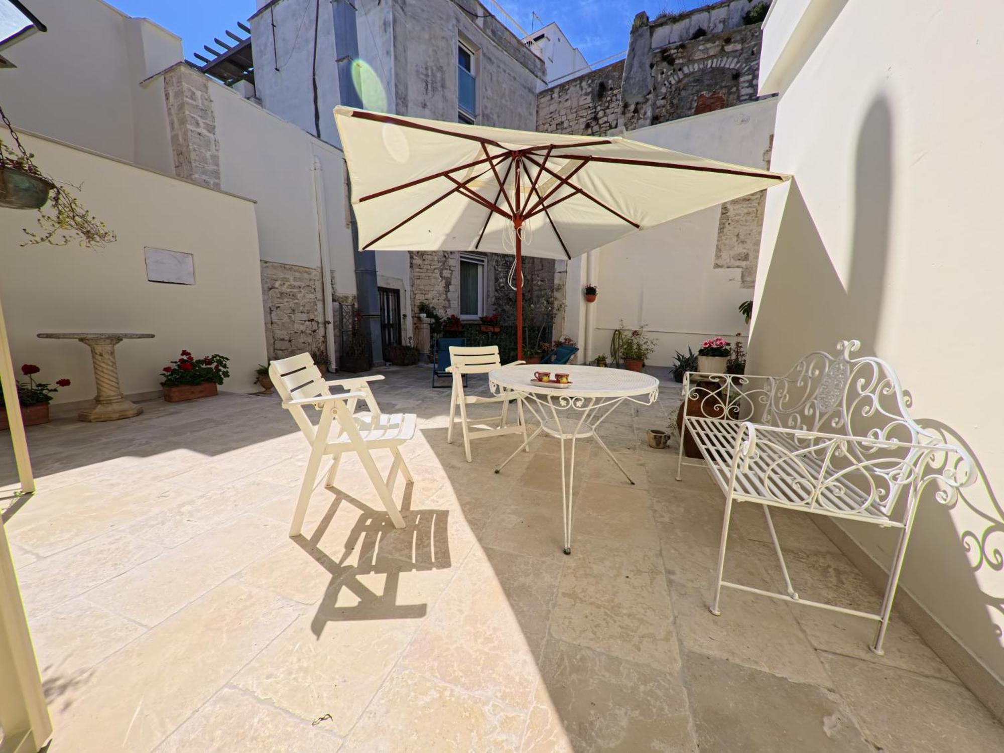 Palazzo Framarino Dei Malatesta - Noble Floor - XIV Century Giovinazzo Exteriér fotografie