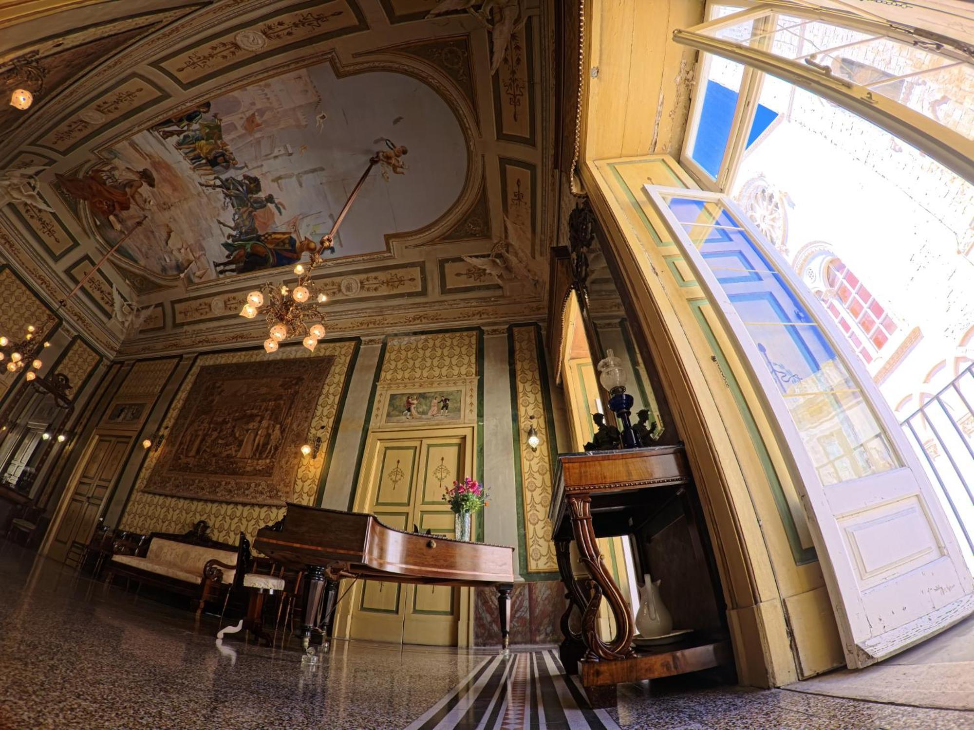Palazzo Framarino Dei Malatesta - Noble Floor - XIV Century Giovinazzo Exteriér fotografie